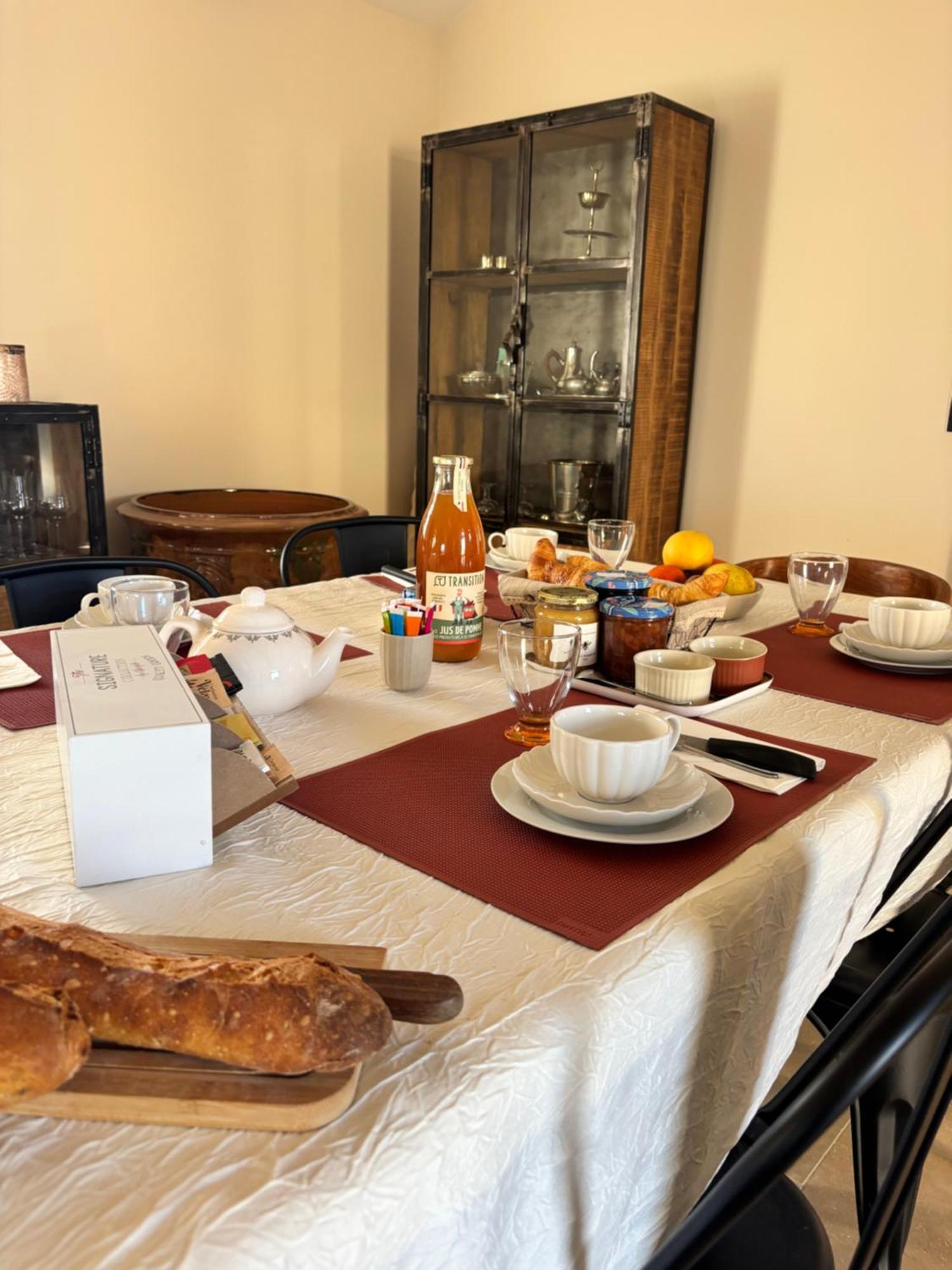 Le Domaine Du Pin Bed and Breakfast Châtillon-sur-Chalaronne Eksteriør billede